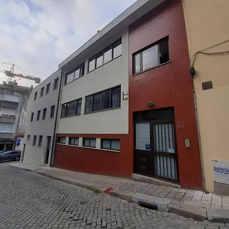 Spacious Economic Center Flat * Porto