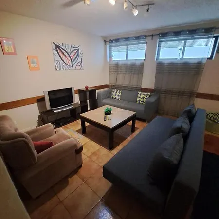 Spacious Economic Center Flat Apartment *